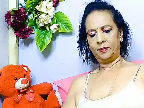 Hot queen58 online show from May 31, 2026, 6:09 pm