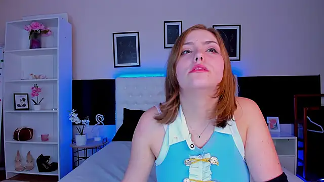 Snapshot of DellaRows chatting on March 2, 2026, 2:13 pm DellaRows online show from March 2, 2026, 2:13 pm