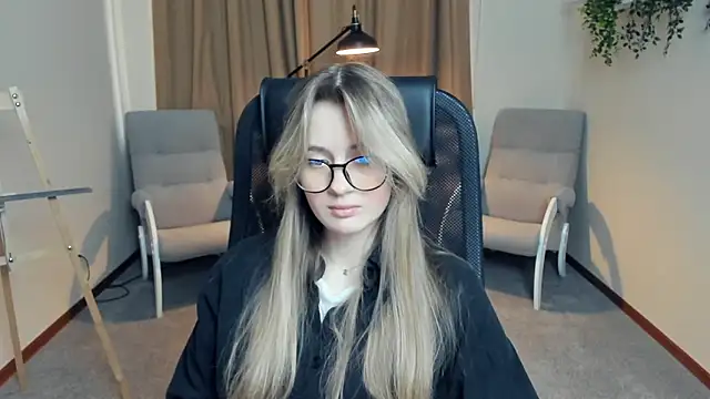 DortheaHupy online show from March 4, 2026, 7:58 am