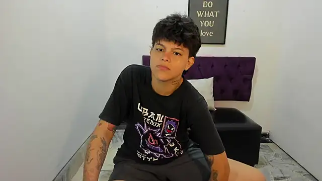 Snapshot of TomBoy_Natali chatting on June 17, 2026, 11:12 am TomBoy Natali online show from June 17, 2026, 11:12 am