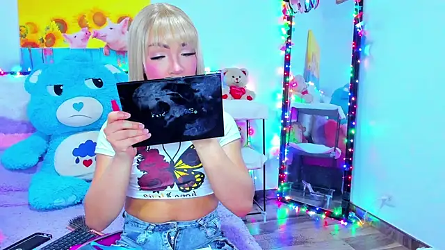 Snapshot of Dulce_Fabiana_ chatting on March 1, 2026, 6:54 pm Dulce Fabiana online show from March 1, 2026, 6:54 pm