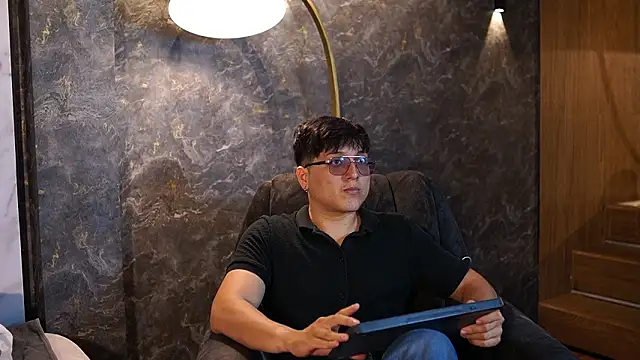 Mia and Belmonth online show from March 29, 2026, 7:25 pm