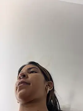 VioletaHills  online show from May 26, 2026, 12:34 pm