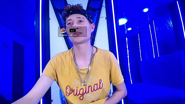  Santi2 online show from March 5, 2026, 7:54 pm