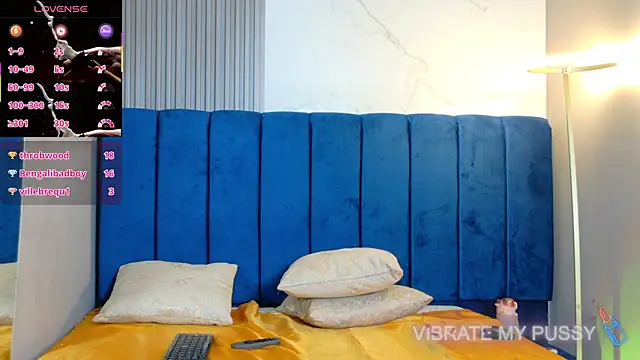 Snapshot of TONINAHAZE_CR chatting on March 2, 2026, 5:08 am TONINAHAZE CR online show from March 2, 2026, 5:08 am