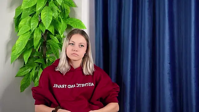 Snapshot of VeniceMoock chatting on March 4, 2026, 9:37 am VeniceMoock online show from March 4, 2026, 9:37 am