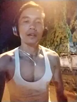 traiwe06 online show from May 11, 2026, 2:01 pm