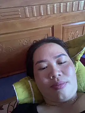 Snapshot of E-ll-A01 chatting on March 1, 2026, 5:53 am E-ll-A01 online show from March 1, 2026, 5:53 am