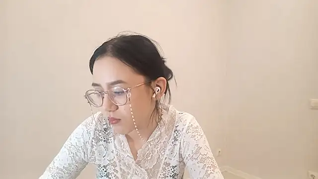 SolvedGlobe online show from April 14, 2026, 1:17 pm