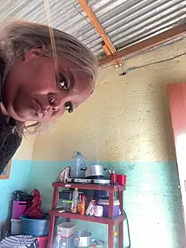 Snapshot of friendlybitch22 chatting on June 7, 2026, 9:13 am friendlybitch22 online show from June 7, 2026, 9:13 am