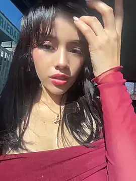 Mia-villalobos online show from May 15, 2026, 1:18 pm