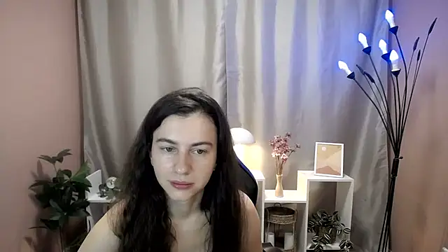 Snapshot of MistyBree chatting on July 11, 2026, 8:06 am MistyBree online show from July 11, 2026, 8:06 am