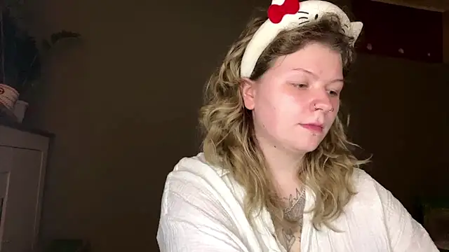 YoungAlina online show from April 25, 2026, 10:40 pm