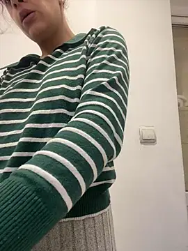 Snapshot of MommySexxy23 chatting on April 5, 2026, 8:55 am MommySexxy23 online show from April 5, 2026, 8:55 am