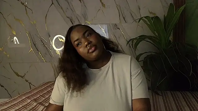 Snapshot of sophie_blake1 chatting on May 17, 2026, 12:01 pm sophie blake1 online show from May 17, 2026, 12:01 pm