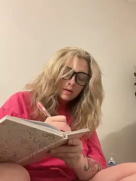 imkhloe online show from March 9, 2026, 12:14 am