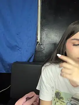 Lucy doll666 online show from May 7, 2026, 1:55 am