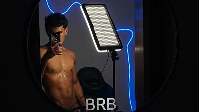 jossi12345j online show from March 25, 2026, 1:17 pm