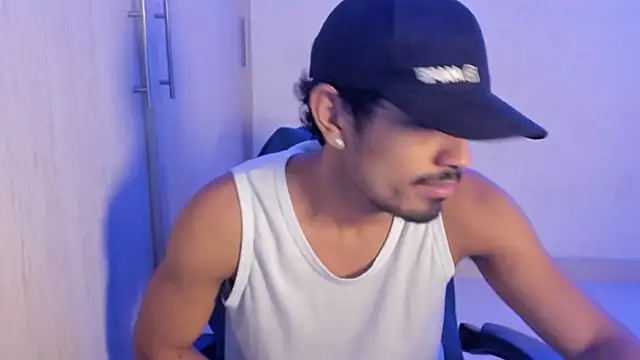 jossi12345j online show from April 18, 2026, 9:02 am