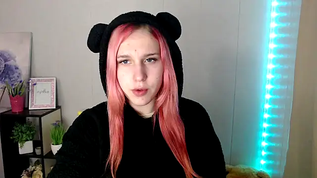 Scarlett lil online show from April 16, 2026, 6:58 am