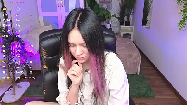 kittenlolla online show from March 31, 2026, 5:30 am