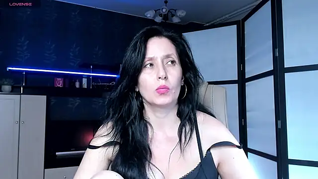Snapshot of Lucky_Milf chatting on July 7, 2026, 8:13 pm Lucky Milf online show from July 7, 2026, 8:13 pm