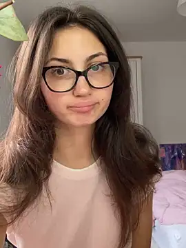 Snapshot of Ellamay06 chatting on March 1, 2026, 4:42 pm Ellamay06 online show from March 1, 2026, 4:42 pm