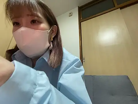 airi-ai0302 online show from May 12, 2026, 4:37 pm