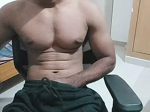 Snapshot of kratosTheHunk chatting on June 9, 2026, 5:35 pm kratosTheHunk online show from June 9, 2026, 5:35 pm