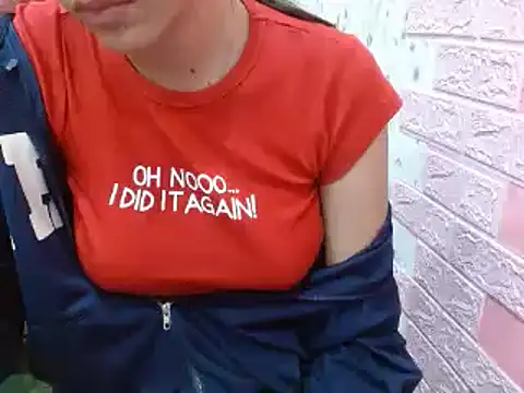 lolit cat online show from April 21, 2026, 10:01 pm