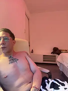 TitanNoir online show from April 3, 2026, 5:33 pm