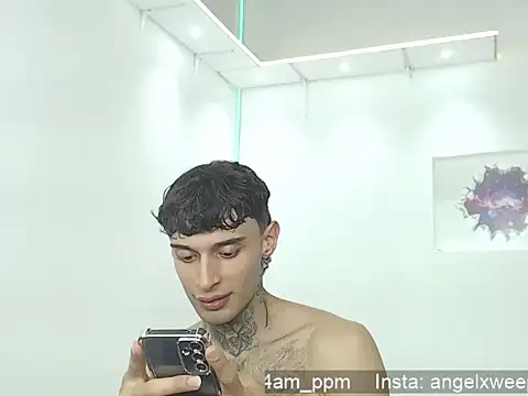 yourxcyberxangel online show from April 12, 2026, 8:36 pm