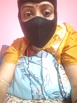 Couple hot999 online show from May 11, 2026, 2:23 pm