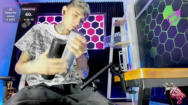 Max Hader  online show from April 3, 2026, 3:04 am