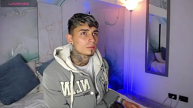 Max Hader  online show from April 17, 2026, 3:42 am