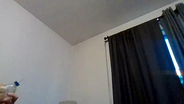 Snapshot of TallHungandCloudy69 chatting on March 18, 2026, 1:58 pm TallHungandCloudy69 online show from March 18, 2026, 1:58 pm