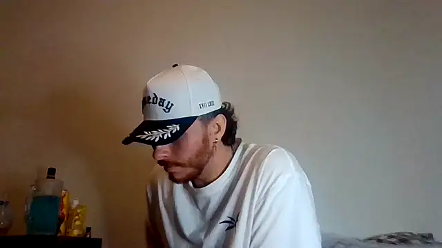Snapshot of TallHungandCloudy69 chatting on April 1, 2026, 1:41 pm TallHungandCloudy69 online show from April 1, 2026, 1:41 pm