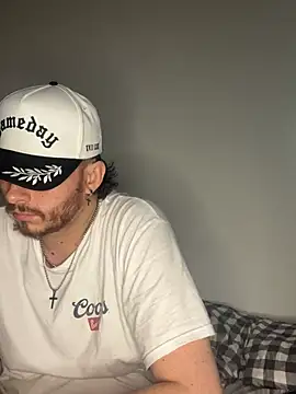 Snapshot of TallHungandCloudy69 chatting on April 11, 2026, 8:24 pm TallHungandCloudy69 online show from April 11, 2026, 8:24 pm
