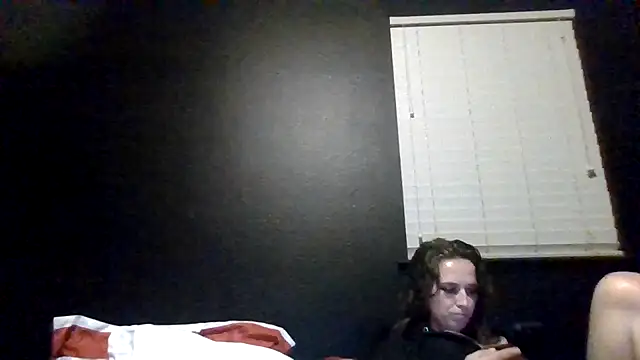Snapshot of TallHungandCloudy69 chatting on May 18, 2026, 7:03 am TallHungandCloudy69 online show from May 18, 2026, 7:03 am