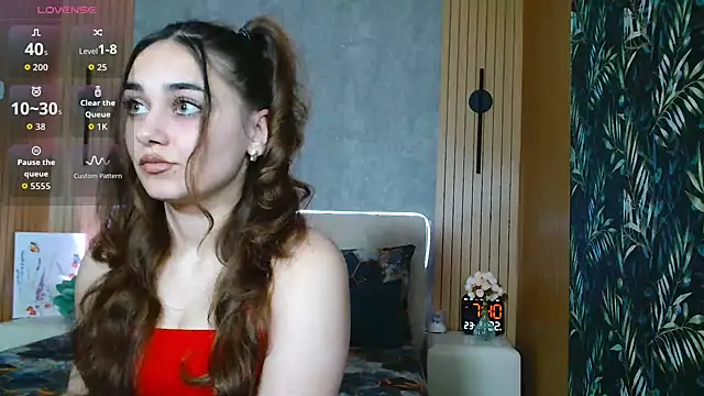 Snapshot of KatarinaHeaven chatting on April 22, 2026, 4:41 pm KatarinaHeaven online show from April 22, 2026, 4:41 pm