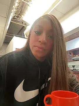 LiaTrainor online show from March 16, 2026, 12:31 pm