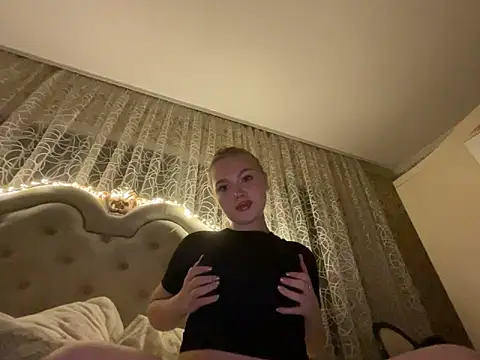 Snapshot of Maria_Smitt chatting on March 4, 2026, 5:08 pm Maria Smitt online show from March 4, 2026, 5:08 pm