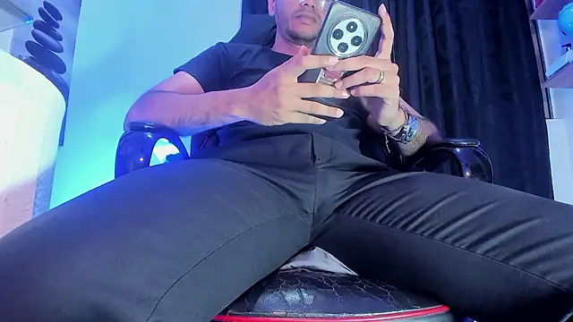 Snapshot of Nero_62 chatting on March 2, 2026, 11:44 pm Nero 62 online show from March 2, 2026, 11:44 pm