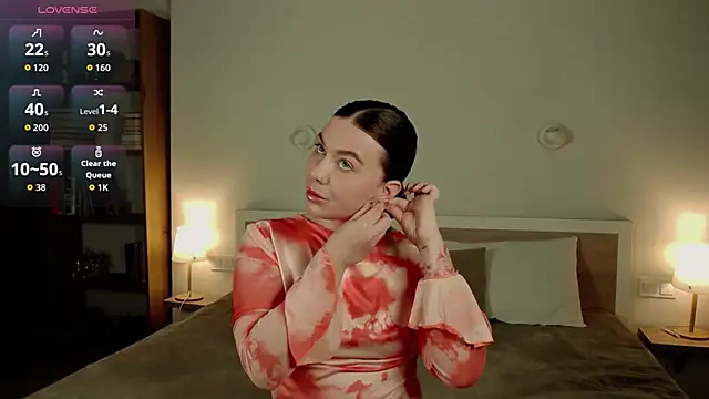 HermioneMoon online show from April 19, 2026, 3:11 pm