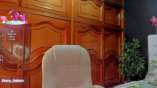 ebony katterin online show from April 15, 2026, 11:28 am