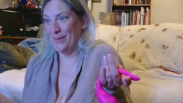 MistyMountains96 online show from April 2, 2026, 3:15 am