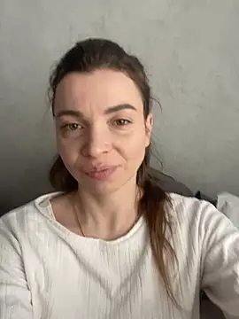 Luna2547 online show from March 5, 2026, 11:28 am