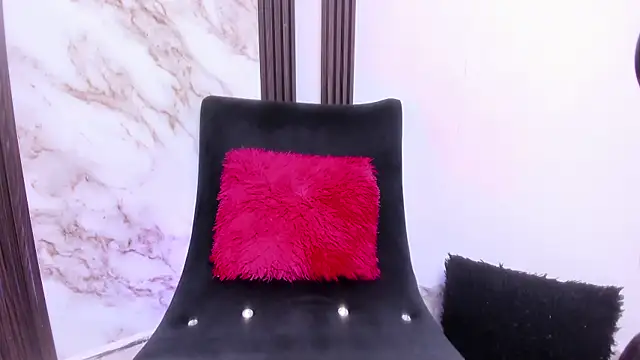 Nina vegas online show from May 18, 2026, 1:39 pm