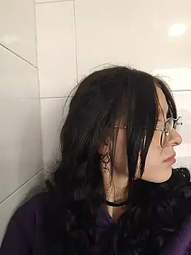 Naomimolie online show from March 19, 2026, 12:42 pm