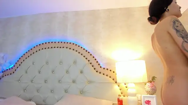 EllaEvanzz online show from March 4, 2026, 8:48 pm